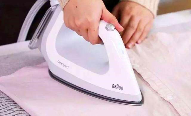 熨斗燙壓.jpg 熨斗燙壓.jpg